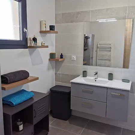 Moderne, Piscine Privee * Cruzy